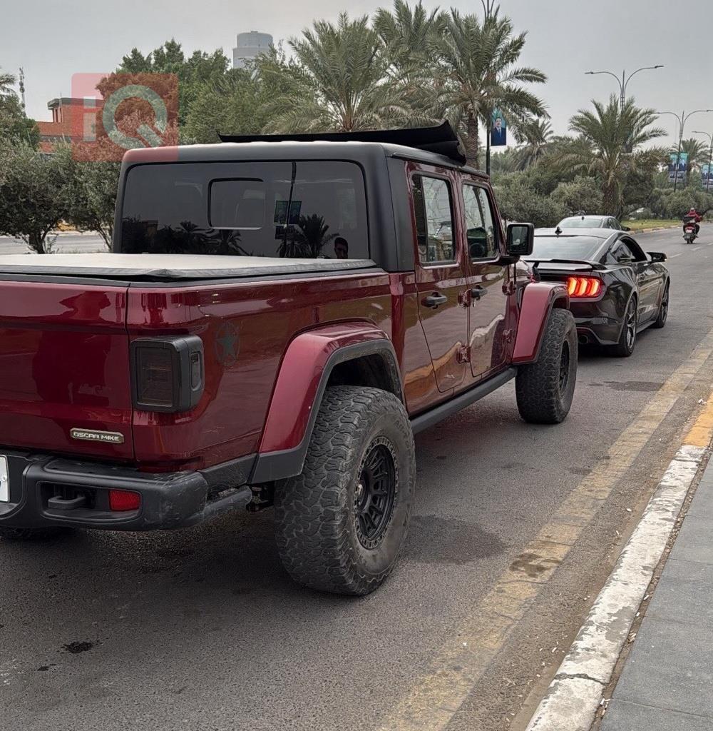 جيب جلاديتور